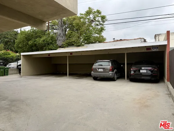 $1,950 | 1346 South Cochran Avenue, Unit 7, Los Angeles, CA 90019