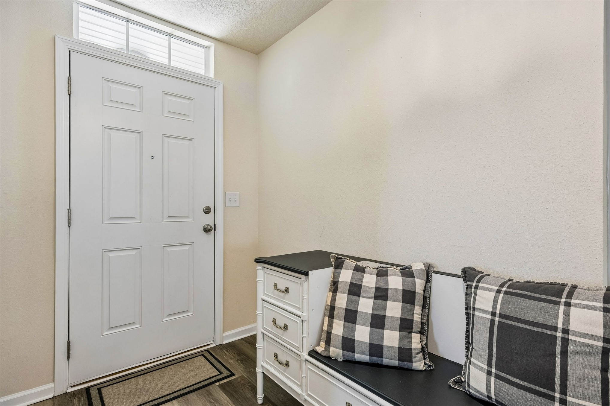 95159 Timberlake Drive Fernandina Beach, FL 32034 - Photo 4 of 33 a view of a livingroom with furniture