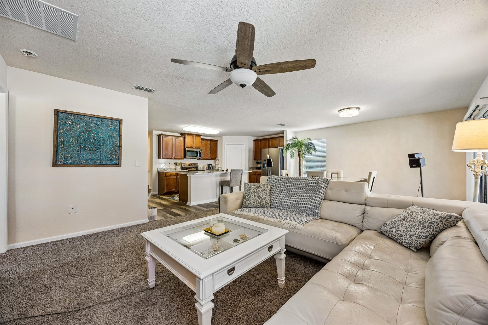 95159 Timberlake Drive Fernandina Beach, FL 32034 - Photo 10 of 33 a living room with furniture and a table