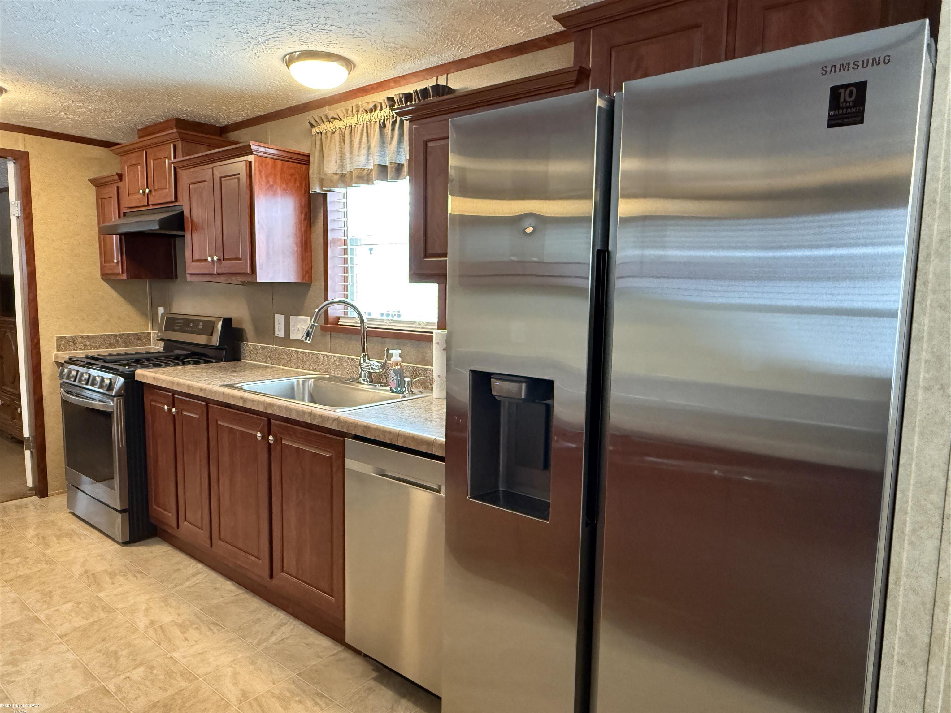 4539 Carlton Road Sterling Heights, MI 48310 - Photo 3 of 19