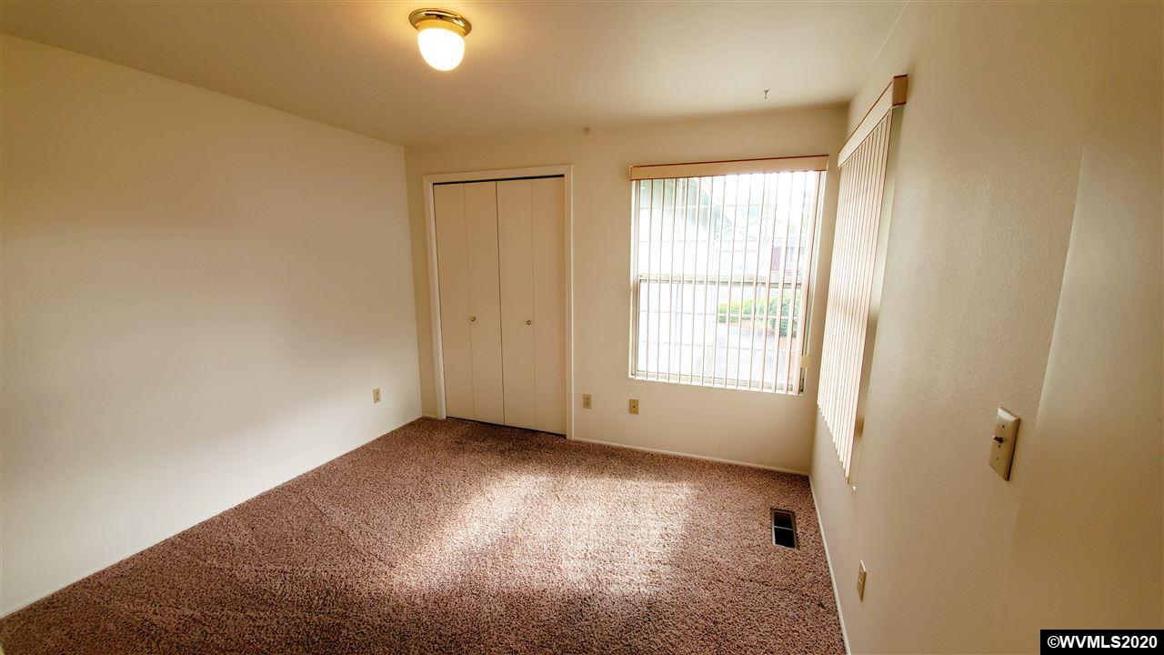 2111 Del Rio Avenue Southeast Albany, OR 97322 - Photo 11 of 24 Gallery Image 11