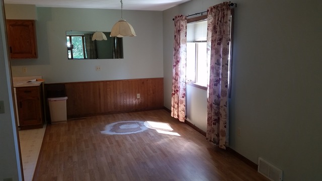21780 Moline Road Sterling, IL 61081 - Photo 3 of 17