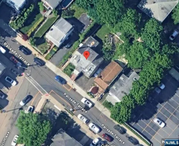 $1,200,000 | 19 Palisade Terrace, Edgewater, NJ 07020