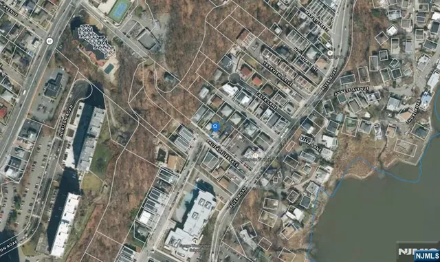 $1,200,000 | 19 Palisade Terrace, Edgewater, NJ 07020