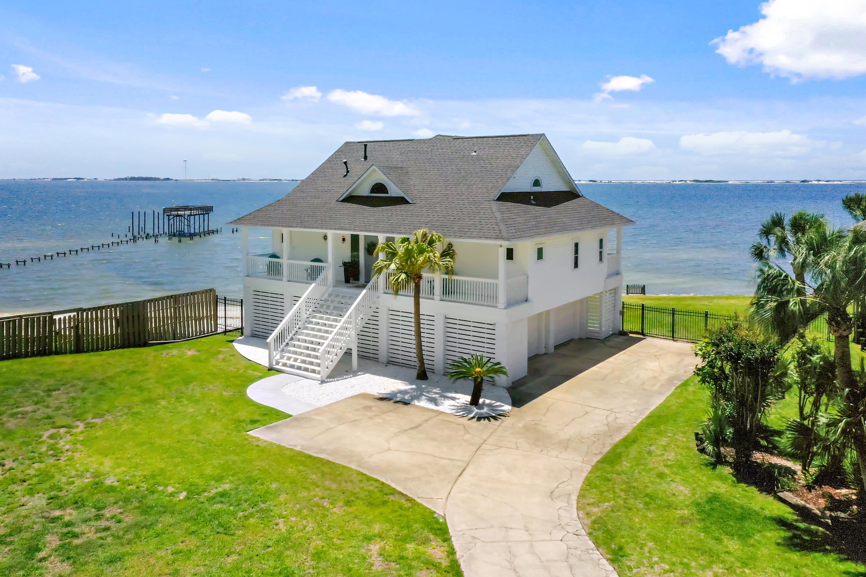 2005 Jessica Way Navarre, FL 32566 - Photo 1 of 98 2005JessicaWay-Navarre-FL-005
