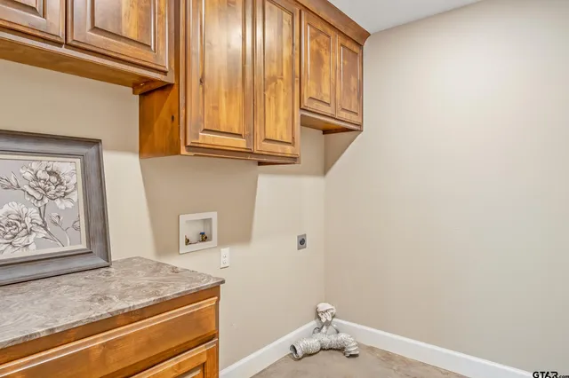 a view of utility room