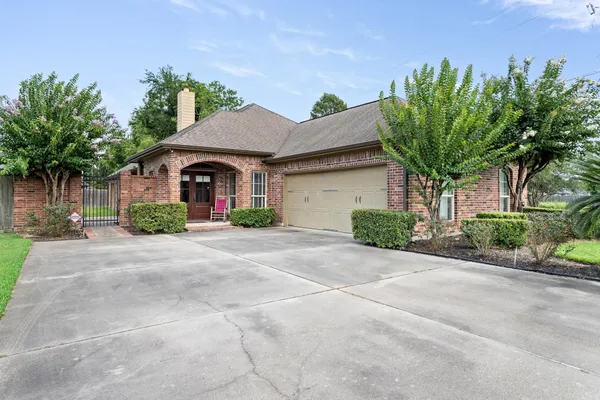 $325,000 | 6149 R F D Road, Beaumont, TX 77713