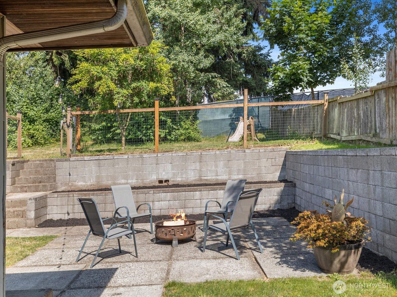 4913 West View Drive Everett, WA 98203 - Photo 20 of 37 a view of outdoor space with seating area