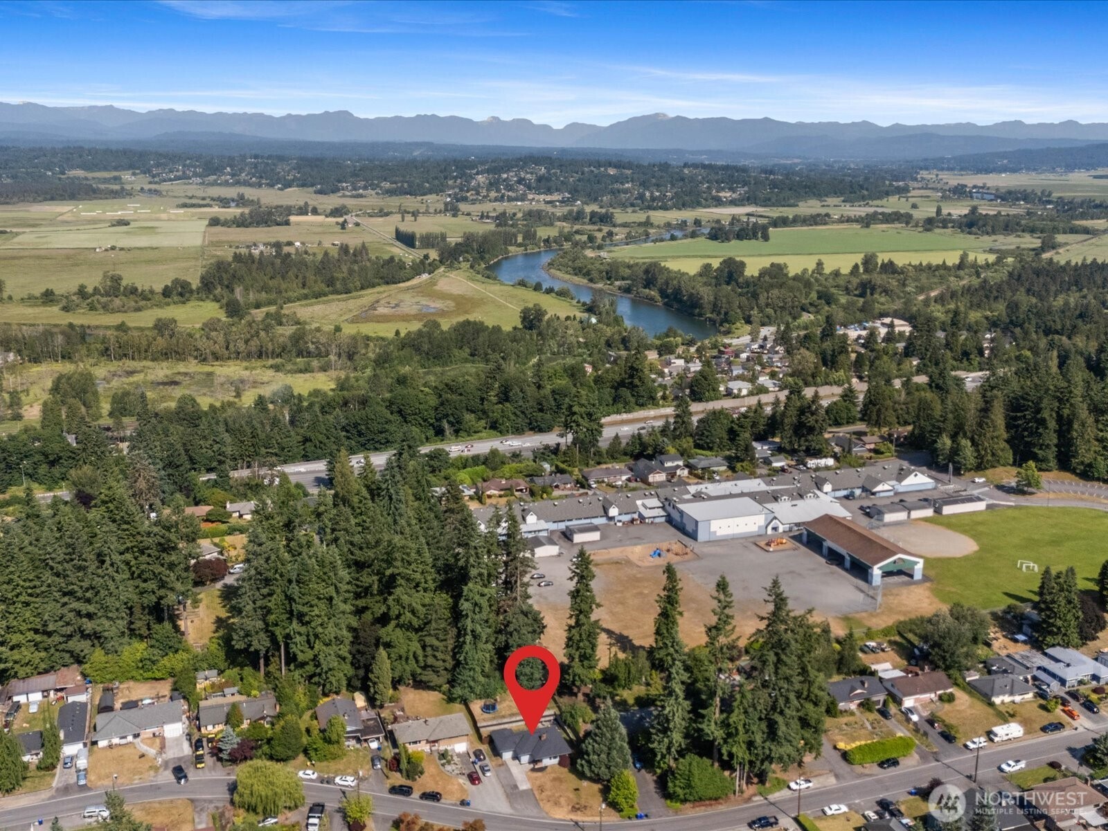 4913 West View Drive Everett, WA 98203 - Photo 35 of 37 a view of city and mountain