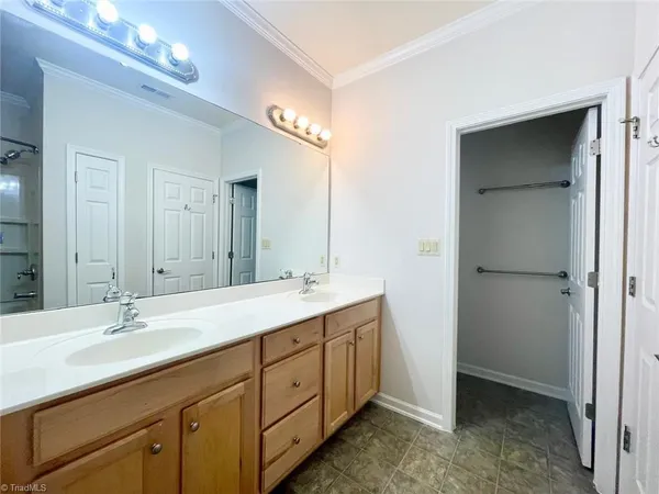 $2,350 | 3922 Siena Terrace, Greensboro, NC 27410