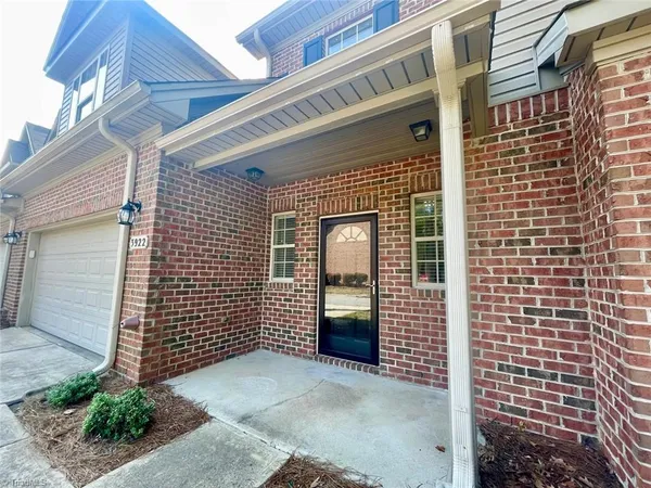 $2,350 | 3922 Siena Terrace, Greensboro, NC 27410