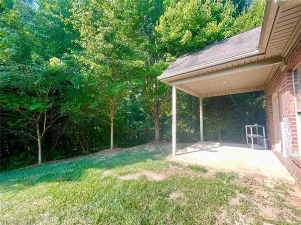 $2,350 | 3922 Siena Terrace, Greensboro, NC 27410