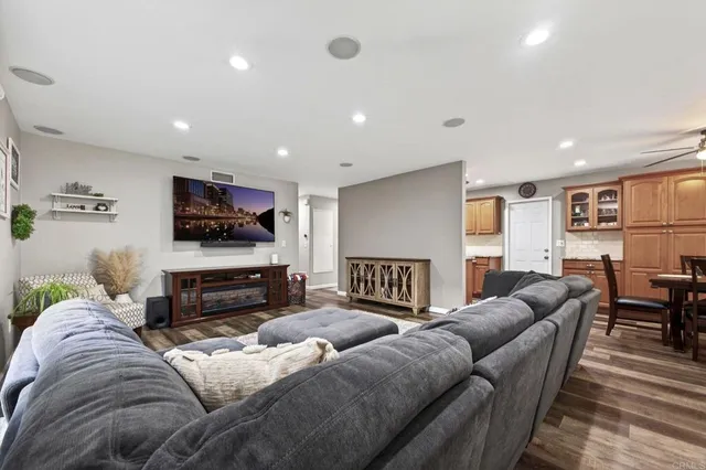 $899,000 | 10090 Pebble Beach Drive, Santee, CA 92071