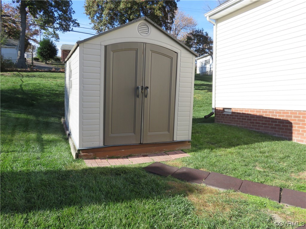 4740 Southmoor Road Richmond, VA 23234 - Photo 10 of 42 a view of backyard with green space