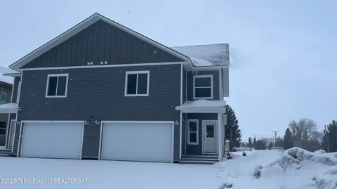 $675,000 | 93 Eva Lane, Unit 1, Victor, ID 83455