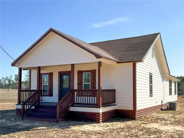 $179,900 | 9695 Highway 8, Colfax, LA 71417