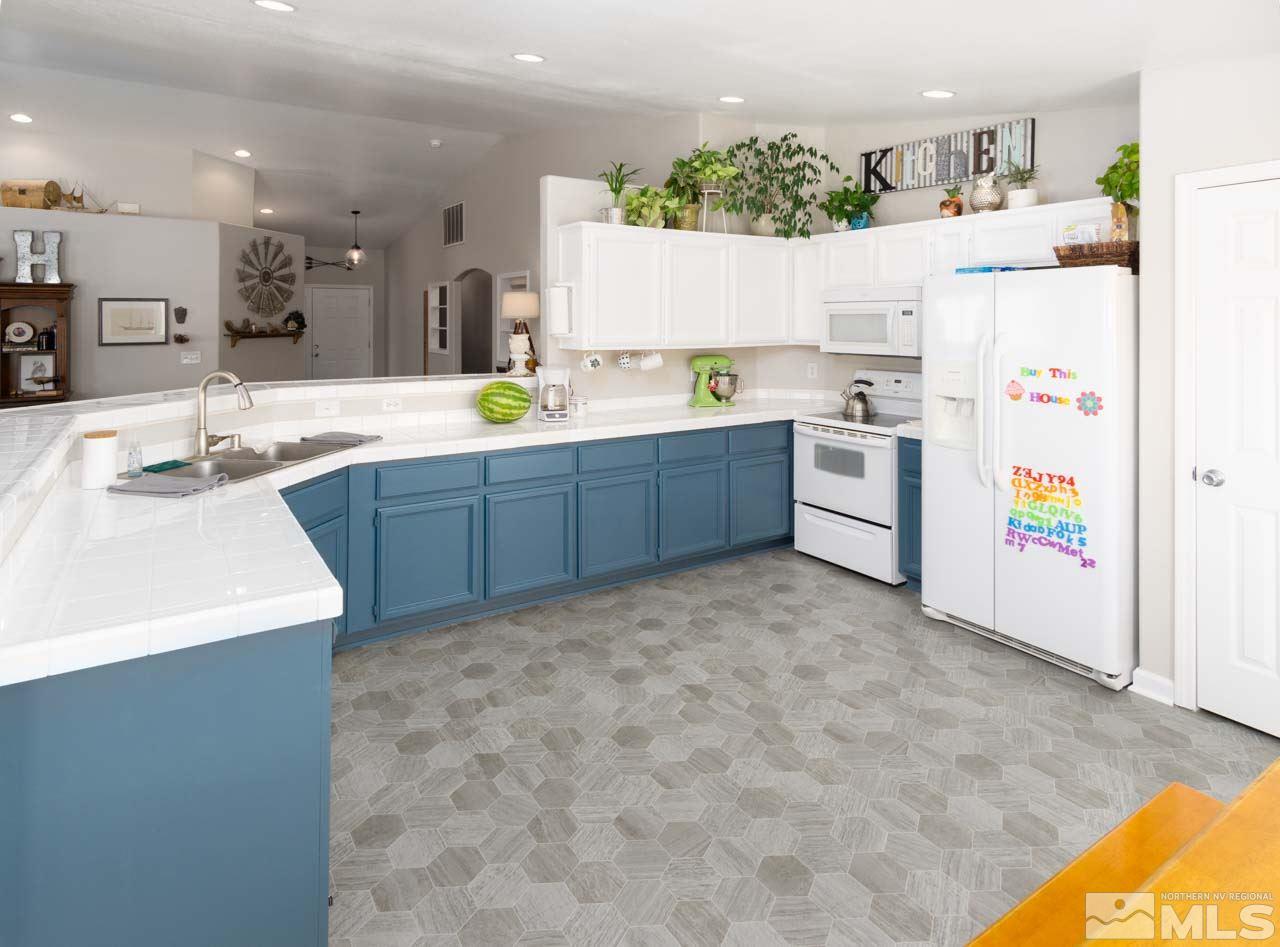 746 Tamsen Road Fernley, NV 89408 - Photo 4 of 28 Photo 4