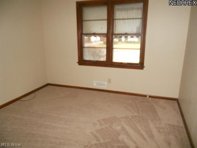 30033 Oakdale Road Willowick, OH 44095 - Photo 5 of 7