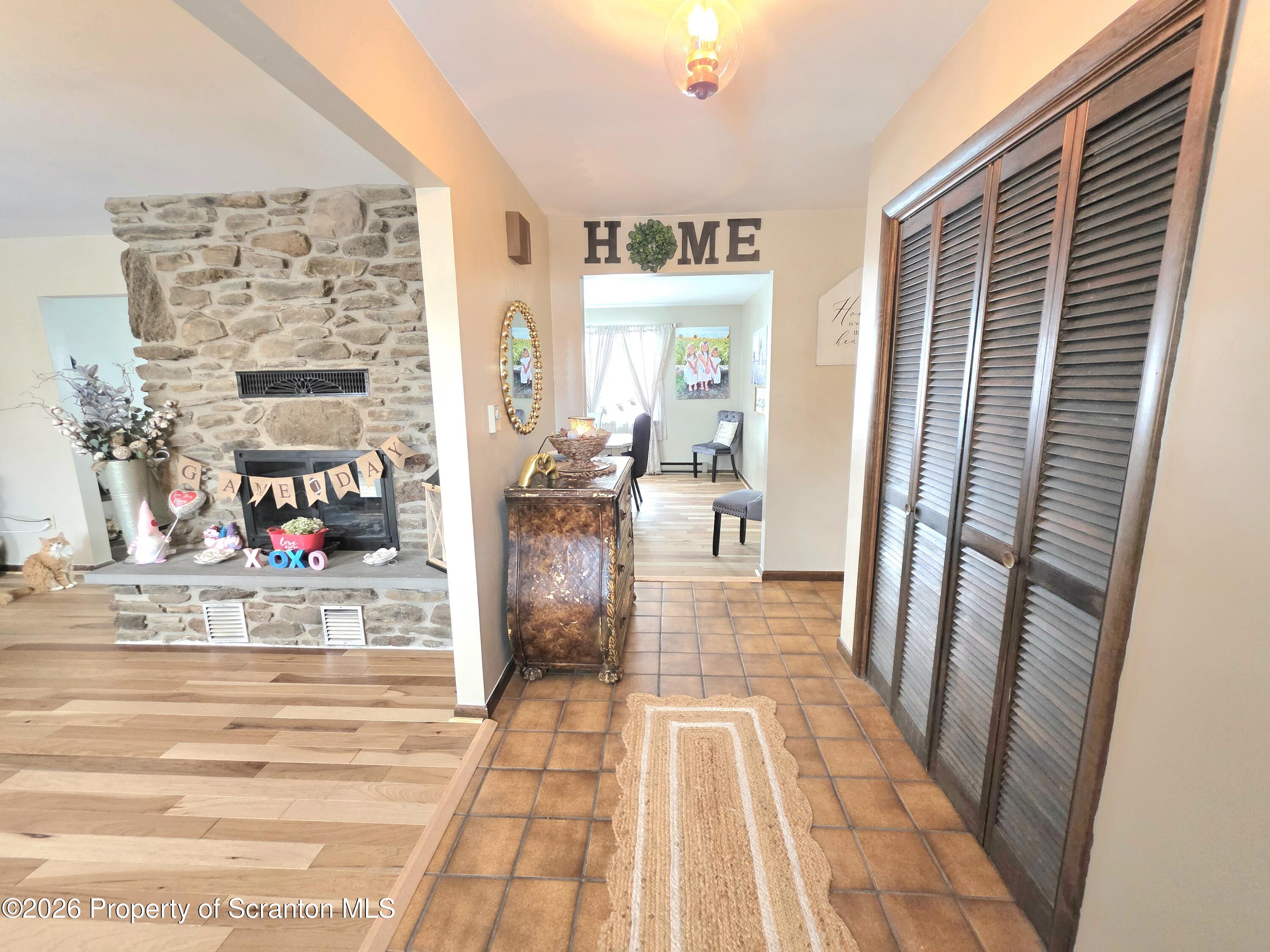 906 Violet Terrace Clarks Summit, PA 18411 - Photo 15 of 39 Foyer