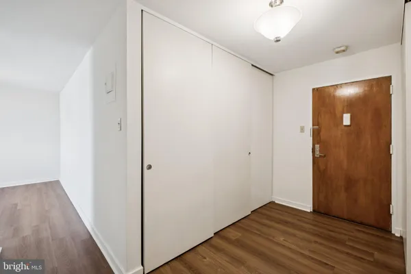 $339,900 | 604 South Washington Square, Unit 1212, Philadelphia, PA 19106