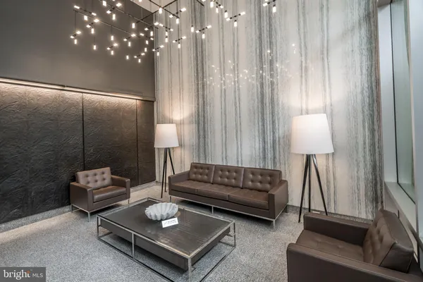 $339,900 | 604 South Washington Square, Unit 1212, Philadelphia, PA 19106