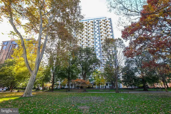 $339,900 | 604 South Washington Square, Unit 1212, Philadelphia, PA 19106