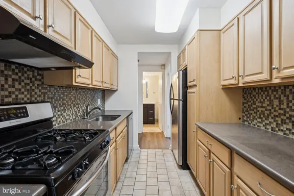 $339,900 | 604 South Washington Square, Unit 1212, Philadelphia, PA 19106