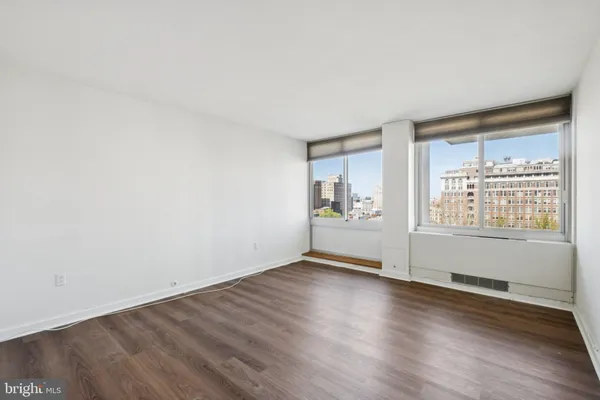 $339,900 | 604 South Washington Square, Unit 1212, Philadelphia, PA 19106
