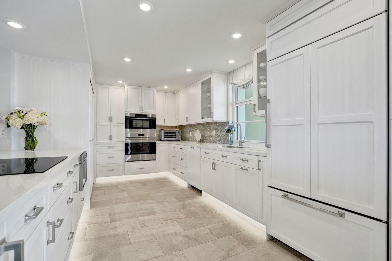 400 South Beach Road, Unit 703 Tequesta, FL 33469 - Photo 5 of 42 Kitchen