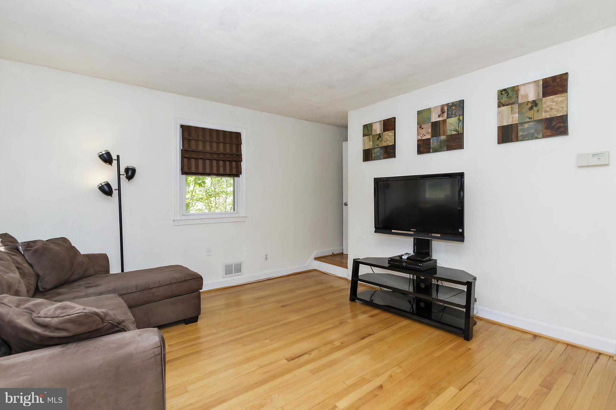 7304 Old Harford Road Baltimore, MD 21234 - Photo 8 of 30 Living Room