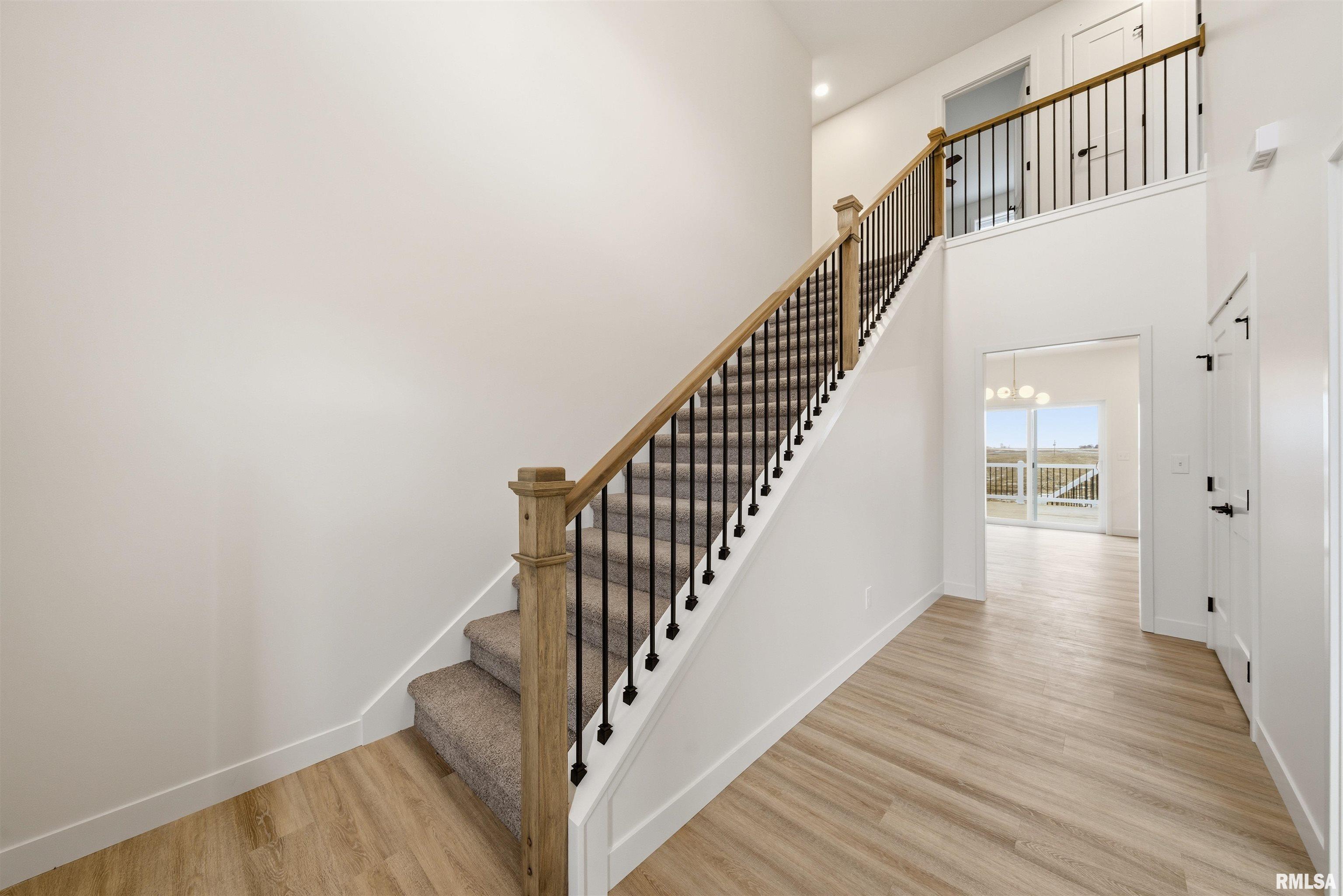 1617 Rustic Oak Drive Washington, IL 61571 - Photo 4 of 54