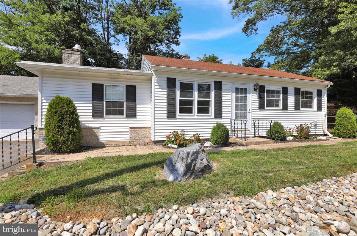785 Hempfield Hill Road Columbia, PA 17512 - Photo 3 of 42 Gallery Image 3