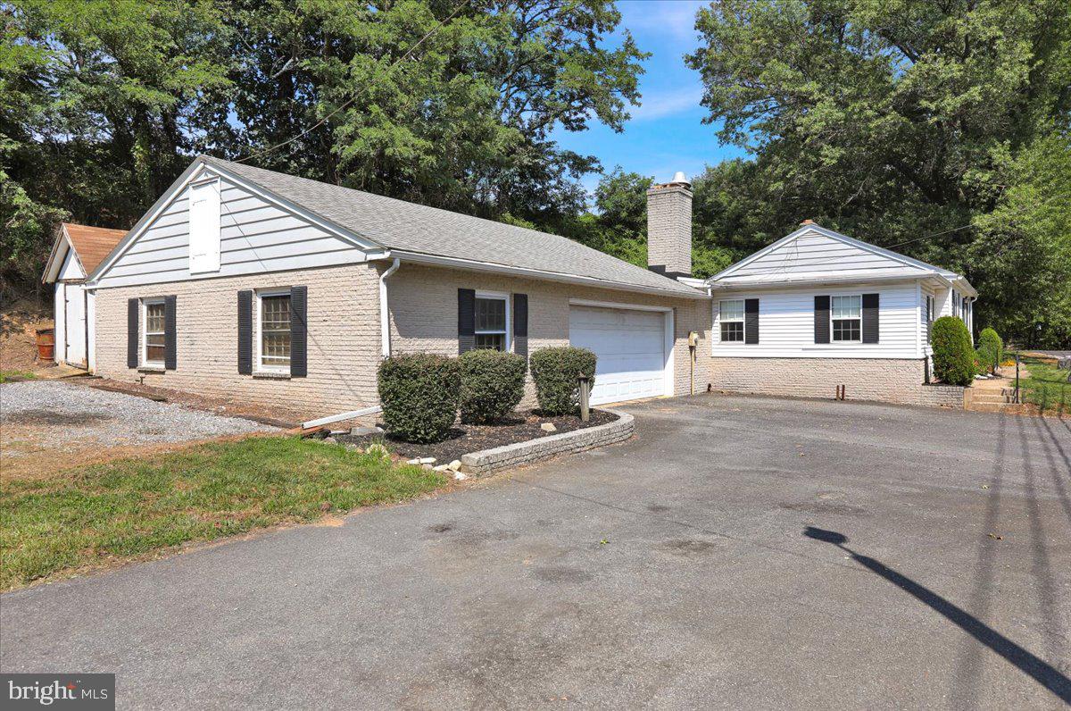 785 Hempfield Hill Road Columbia, PA 17512 - Photo 5 of 42 Gallery Image 5