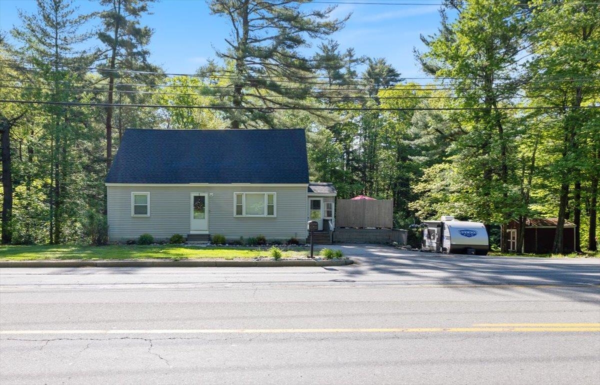736 Columbus Avenue Rochester, NH 03867 - Photo 2 of 40
