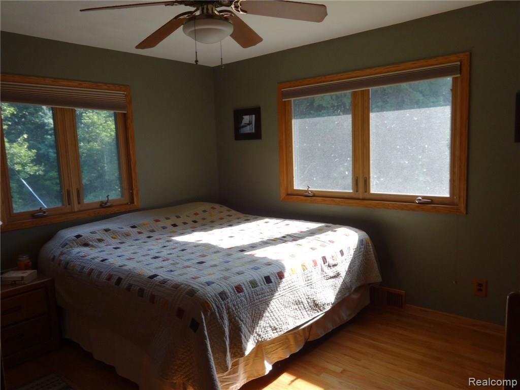 2705 Hubert Road Brighton, MI 48114 - Photo 8 of 20 image.jpg