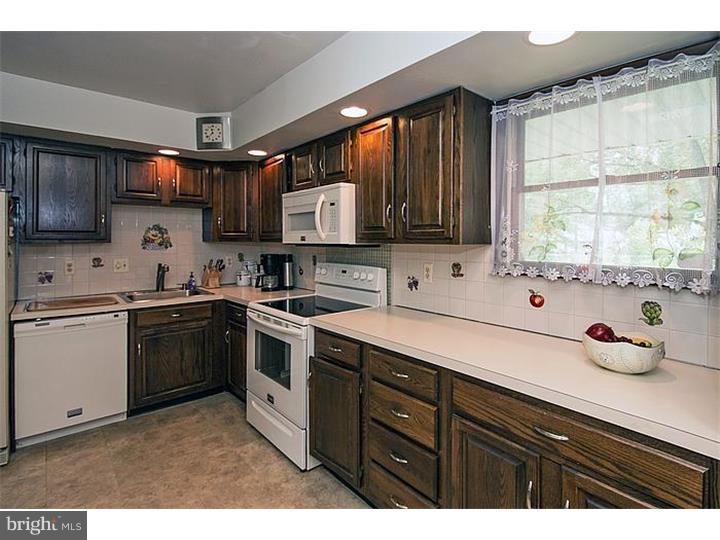 12 Grand Pine Road Levittown, PA 19057 - Photo 11 of 23 Kitchen