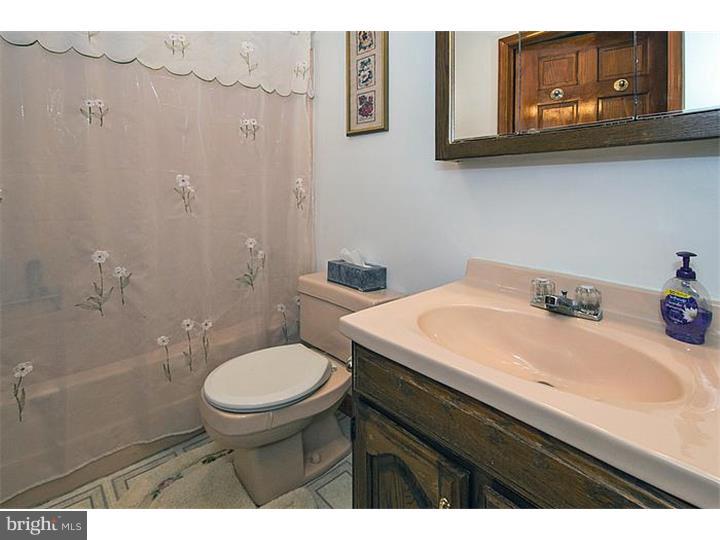 12 Grand Pine Road Levittown, PA 19057 - Photo 15 of 23 Bathroom