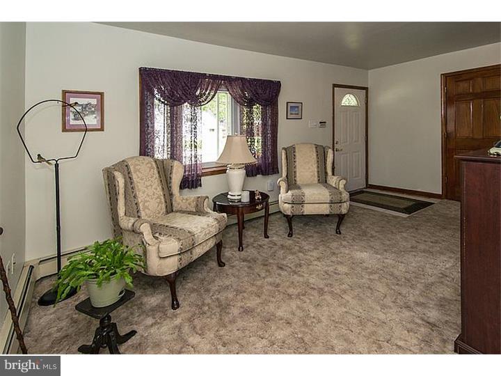 12 Grand Pine Road Levittown, PA 19057 - Photo 3 of 23 Foyer