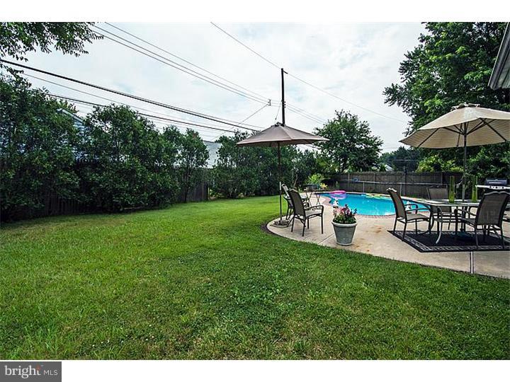 12 Grand Pine Road Levittown, PA 19057 - Photo 21 of 23 Patio