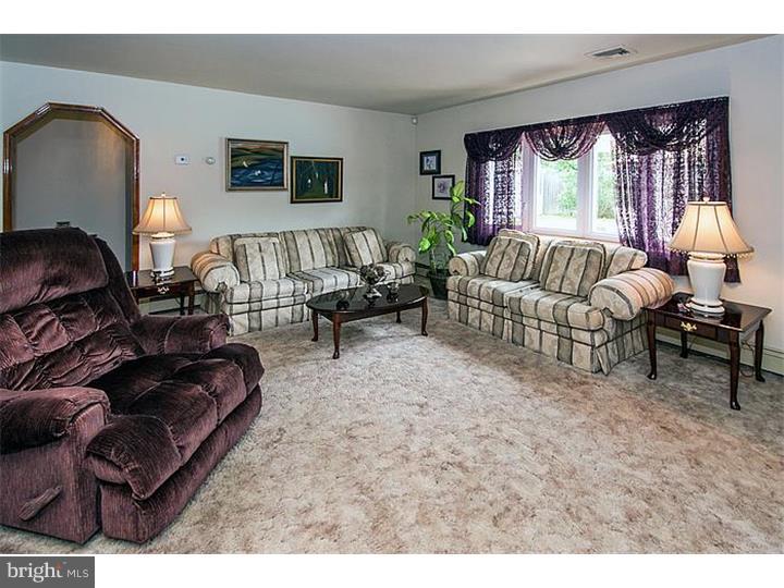 12 Grand Pine Road Levittown, PA 19057 - Photo 8 of 23 Living Room