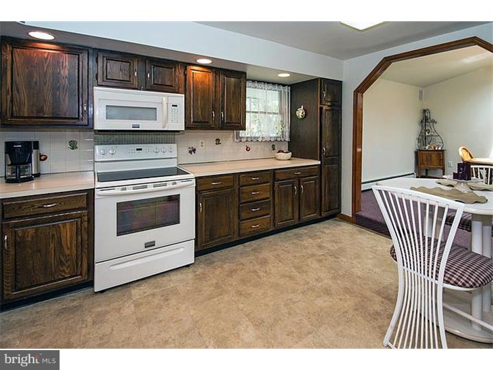 12 Grand Pine Road Levittown, PA 19057 - Photo 10 of 23 Kitchen