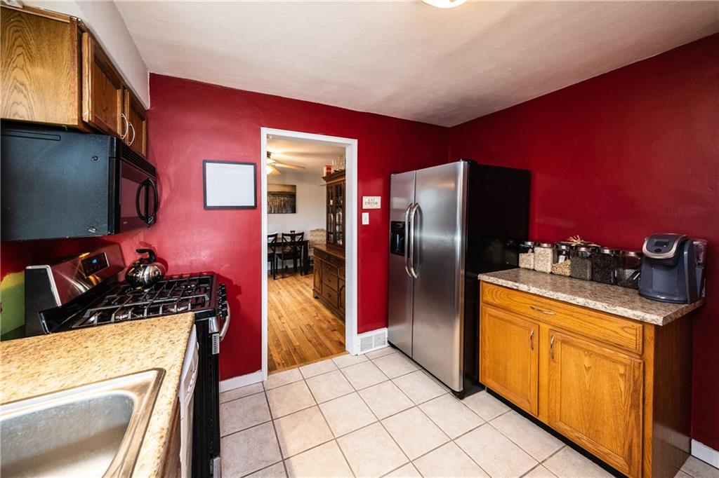 510 Edgeridge Road Pittsburgh, PA 15234 - Photo 9 of 24
