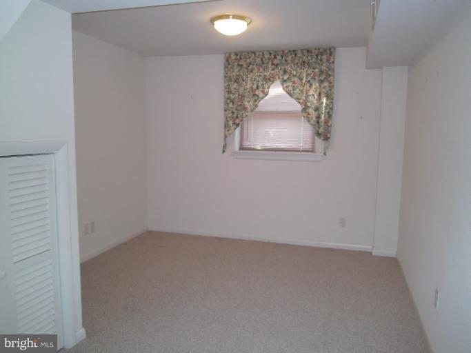 7620 Webbwood Court Springfield, VA 22151 - Photo 9 of 18 an empty room with a window