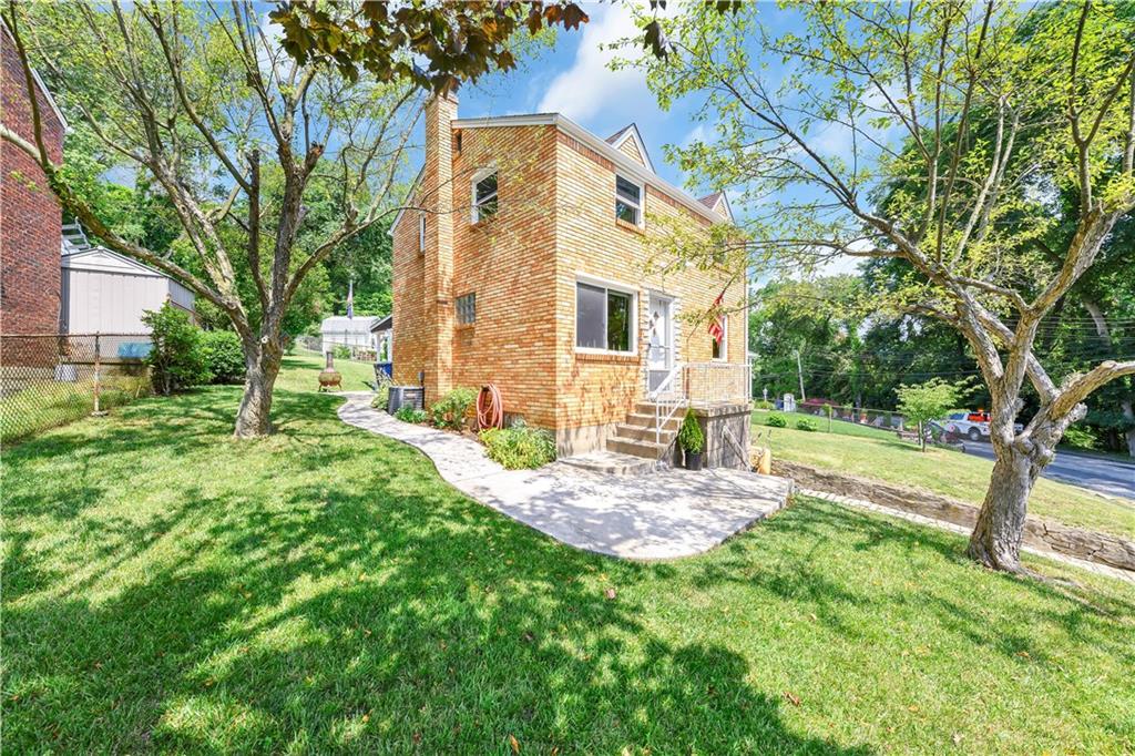 524 East Garden Road Pittsburgh, PA 15227 - Photo 3 of 25 Gallery Image 3