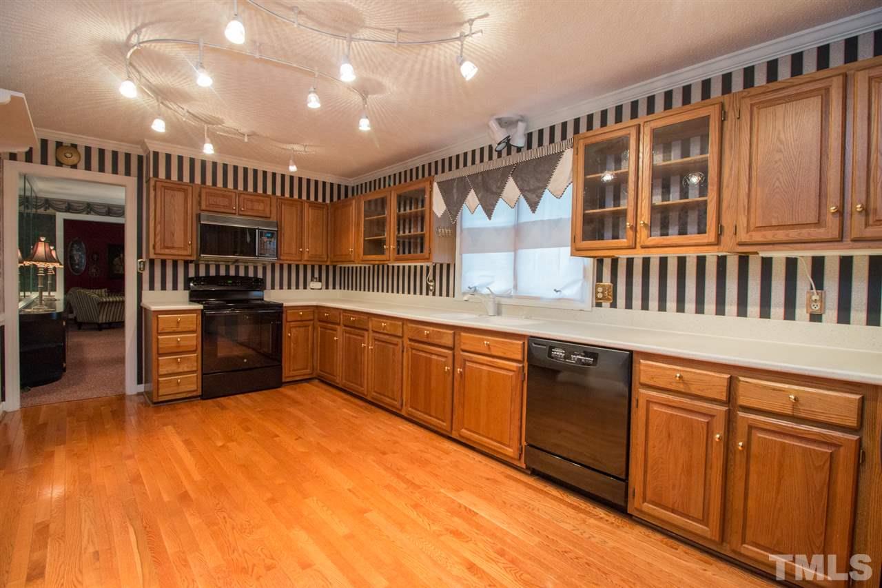 136 Bayleaf Drive Raleigh, NC 27615 - Photo 4 of 23