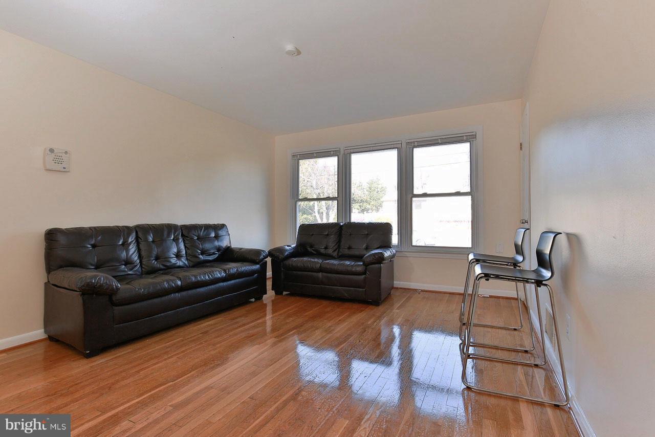 4805 Niagara Road College Park, MD 20740 - Photo 2 of 20 Living Room