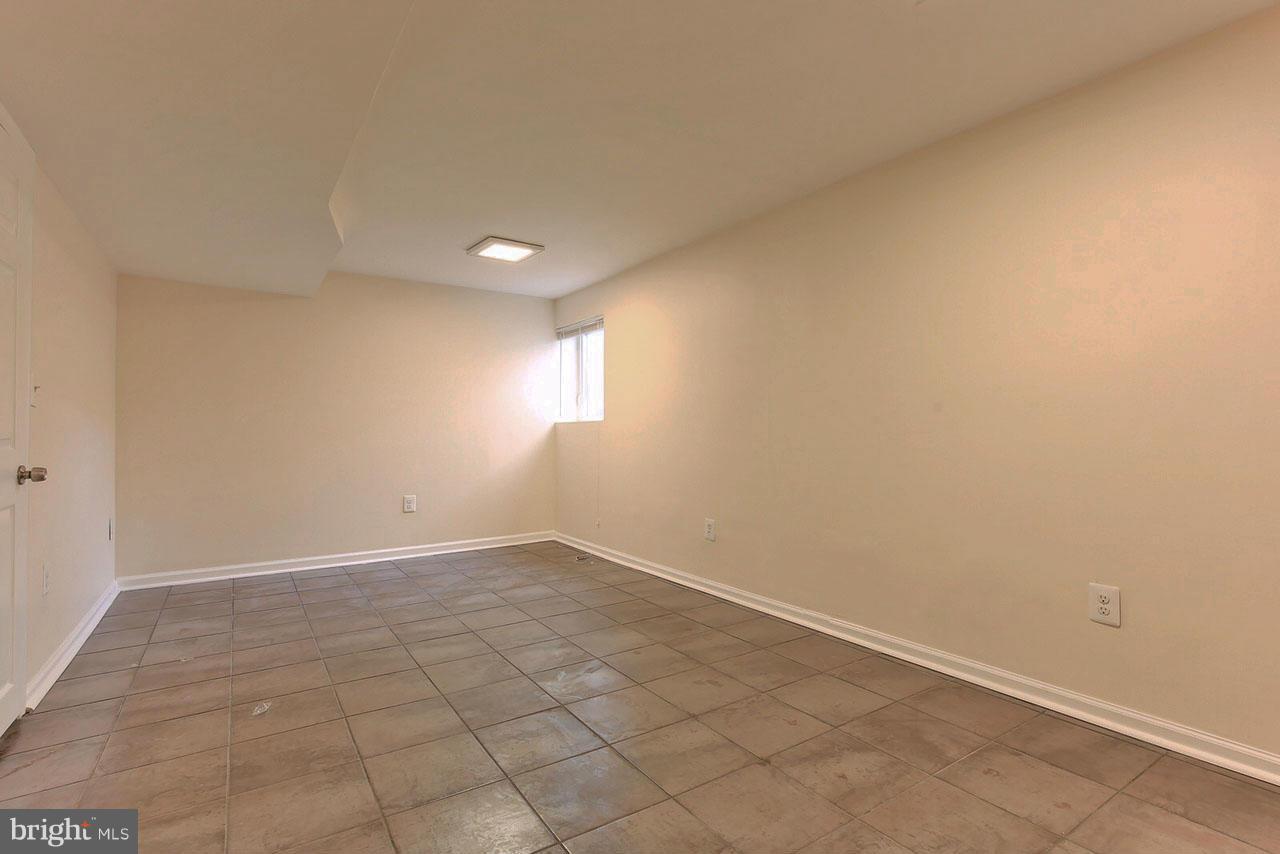 4805 Niagara Road College Park, MD 20740 - Photo 13 of 20 Interior (General)
