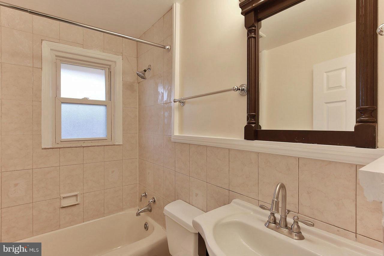 4805 Niagara Road College Park, MD 20740 - Photo 7 of 20 Bath