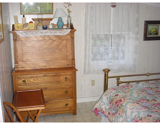 33 Surriner Road Becket, MA 01223 - Photo 8 of 11 Gallery Image 8