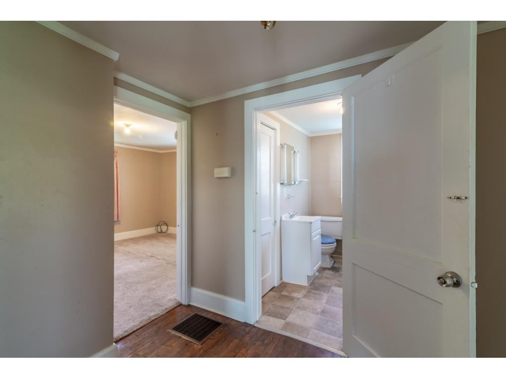 855 Emmett Road Bristol, TN 37620 - Photo 11 of 27 Photo 11